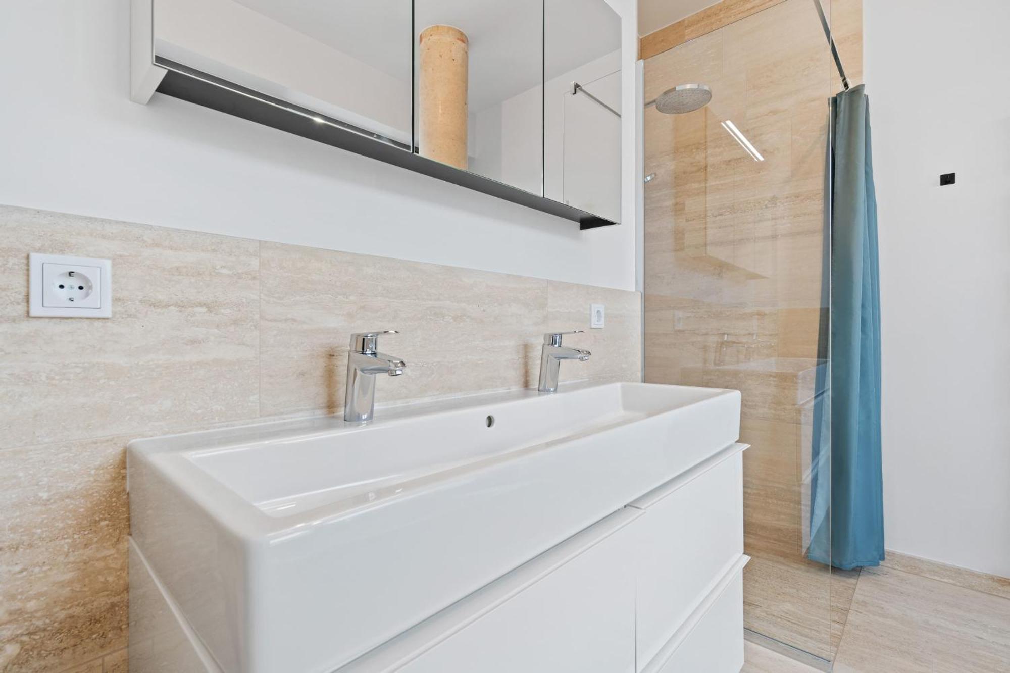 Elegant 2Br With Balcony In Heart Of Luxembourg Apartamento Exterior foto