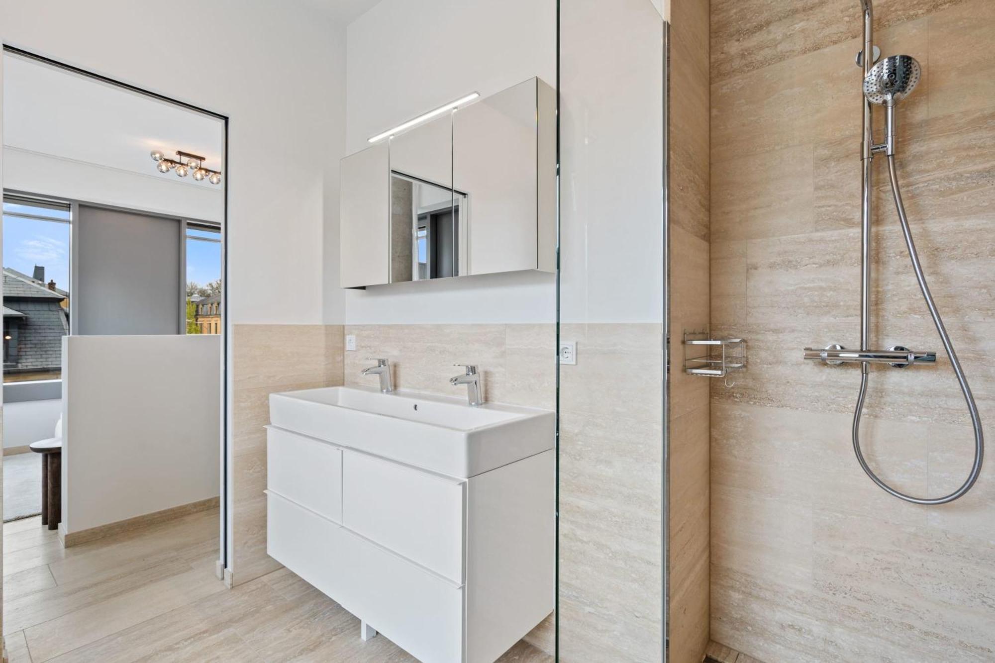 Elegant 2Br With Balcony In Heart Of Luxembourg Apartamento Exterior foto